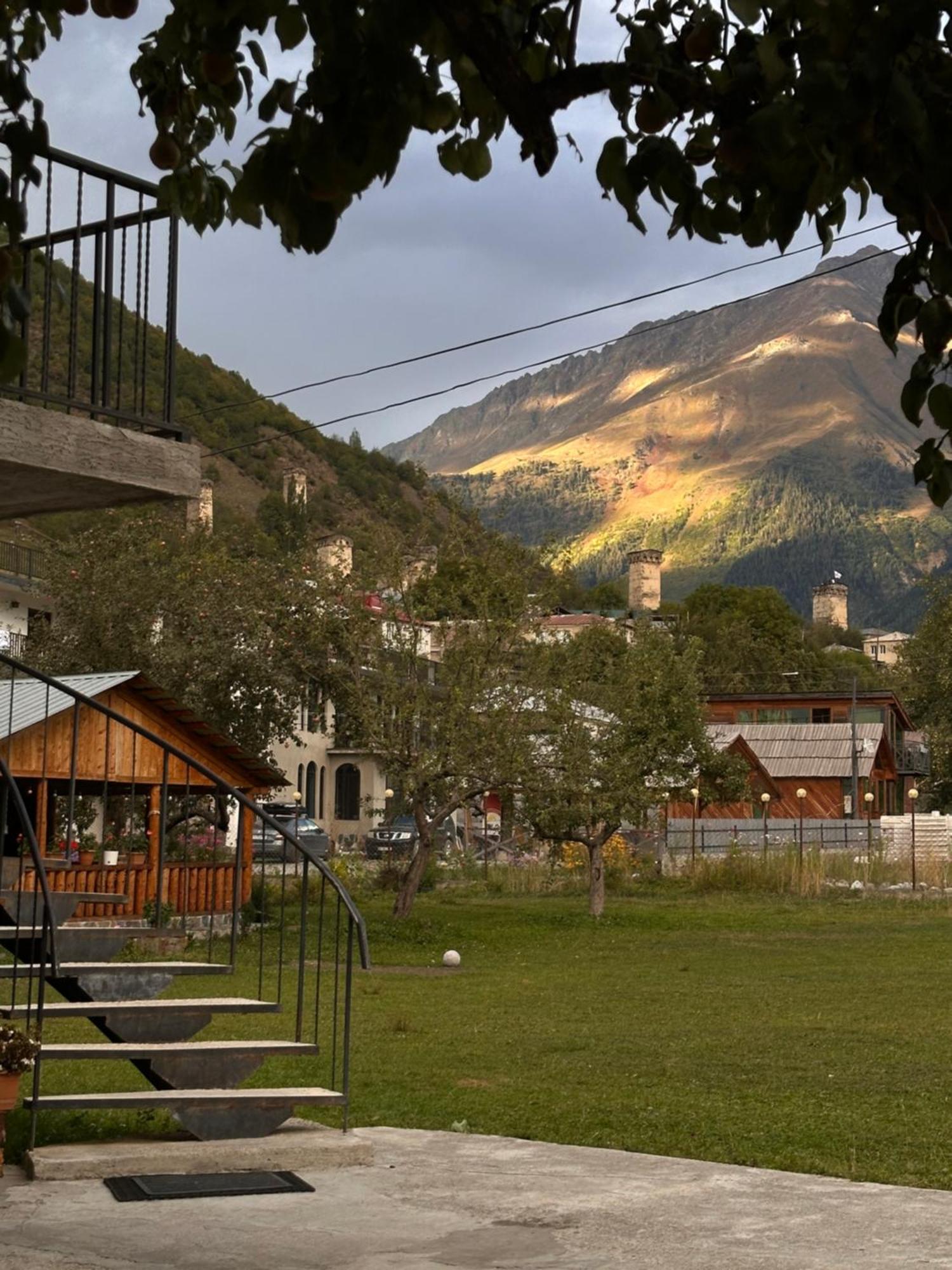 Bala'S House Hotel Mestia Kültér fotó